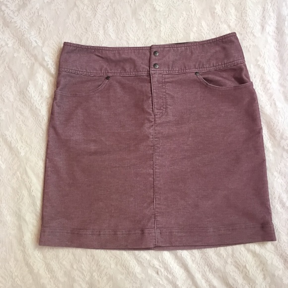 Athleta Dresses & Skirts - Athleta Vintage ridge corduroy pocketed skirt